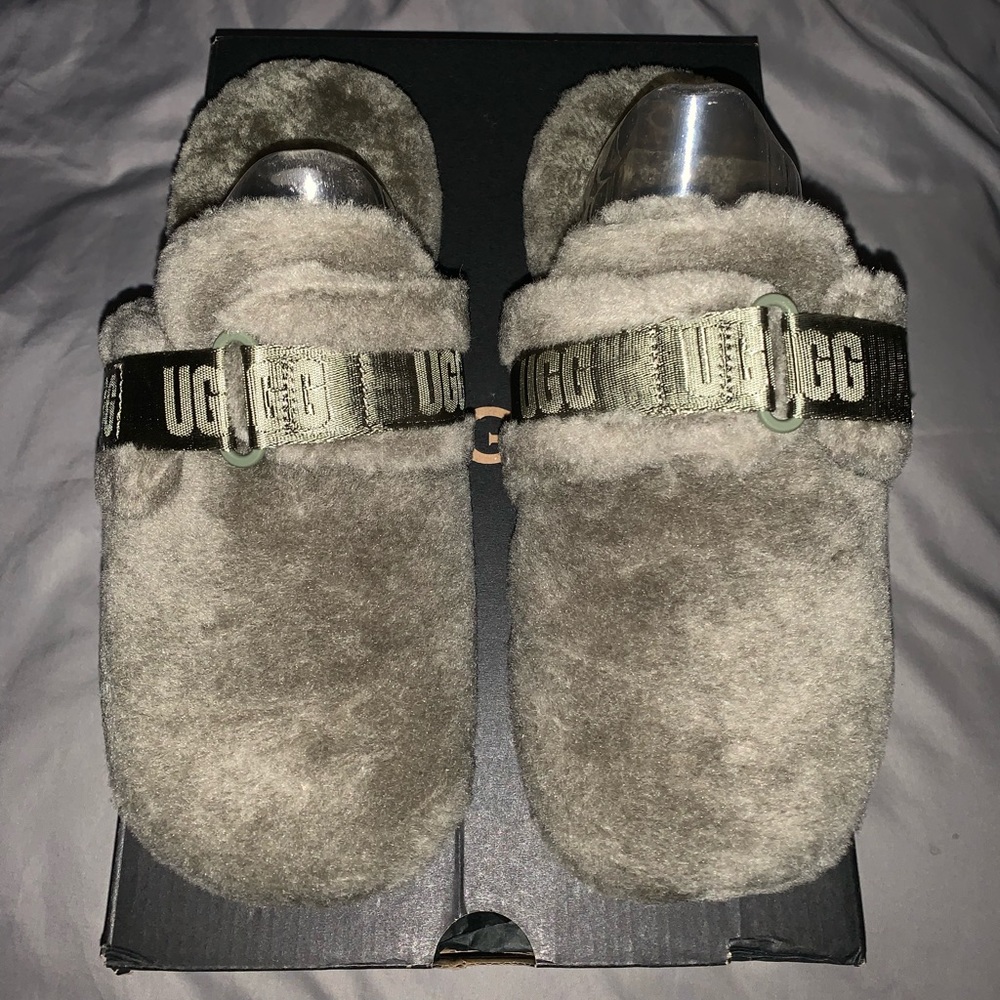UGG slides men